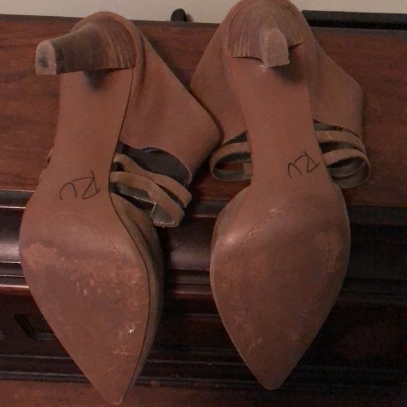 Suede shoes size 9 1/2 - Picture 3 of 5